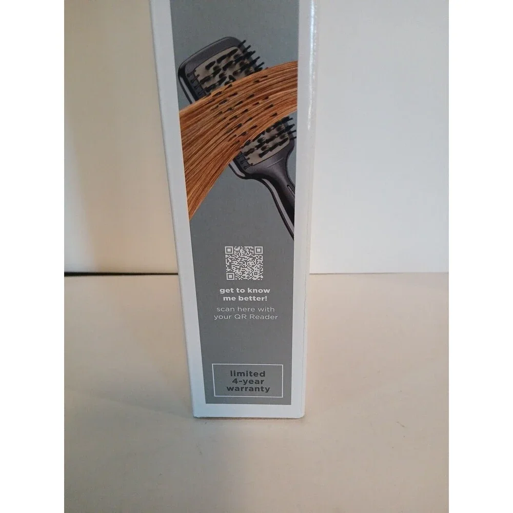 Conair Infiniti Pro Diamond Infused Ceramic Hot Brush Smooth and Shine - NIB